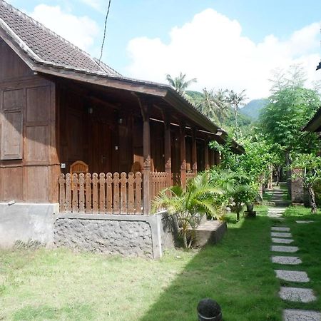 Satria House Amed Hotel Exterior photo