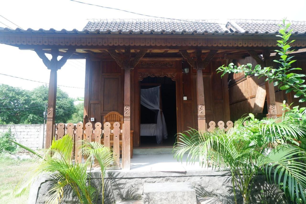 Satria House Amed Hotel Exterior photo